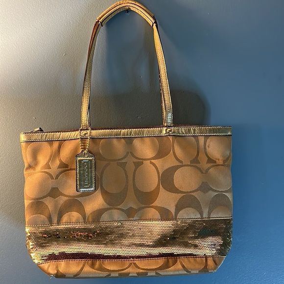 Coach Shoulder Bag - Picture 3 of 7